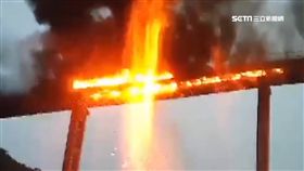 亞泥輸送帶起火! 消防隊冒險高空救援