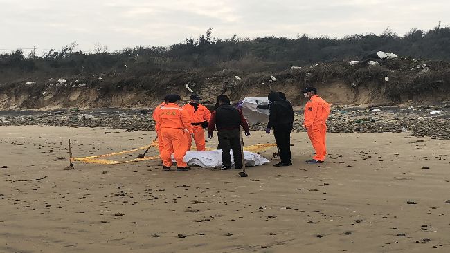 金門外海現浮屍　研判是翻覆陸船船員