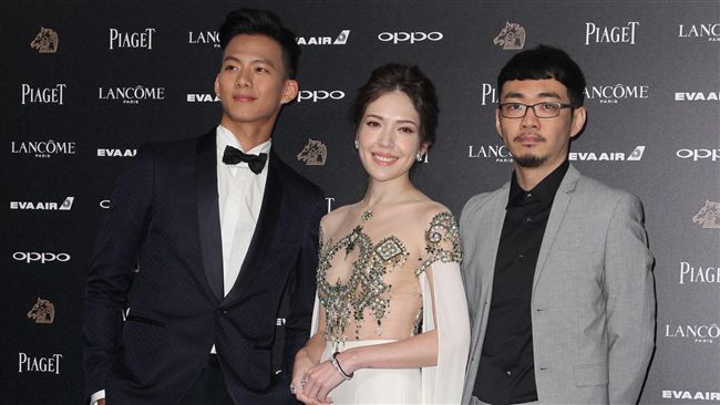 胸前藏心機！許瑋甯拉票盼登第一美