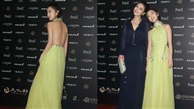  金馬54／紅毯／頒獎嘉賓周冬雨、馬思純。（圖／記者邱榮吉攝影）