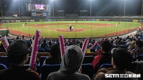 冬季聯盟開幕戰觀眾，中職聯隊、日職聯隊東軍 圖／記者林敬旻攝