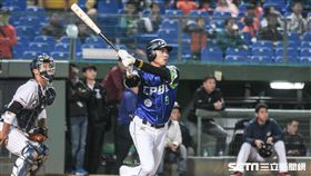 中職聯隊兄弟王威晨。 圖／記者林敬旻攝