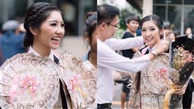 畢業,畢業照,鈔票,泰國,花圈,攝影師,化妝師,人生大事,泰銖,羨慕 圖／翻攝自Peachy Photo臉書　https://goo.gl/z7bFE6