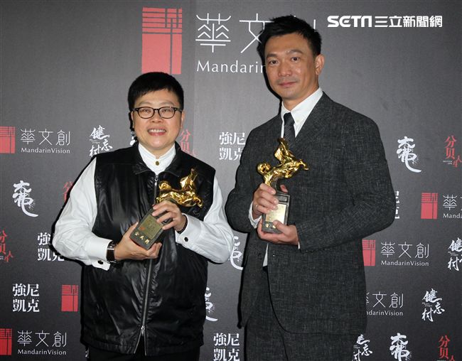 大佛普拉斯獲的54金馬最佳劇情片、最佳新導演、最佳改編劇本、強尼.凱克瑞馬席丹獲得金馬54最佳新演員獎，一起慶功宴。（記者邱榮吉/攝影）