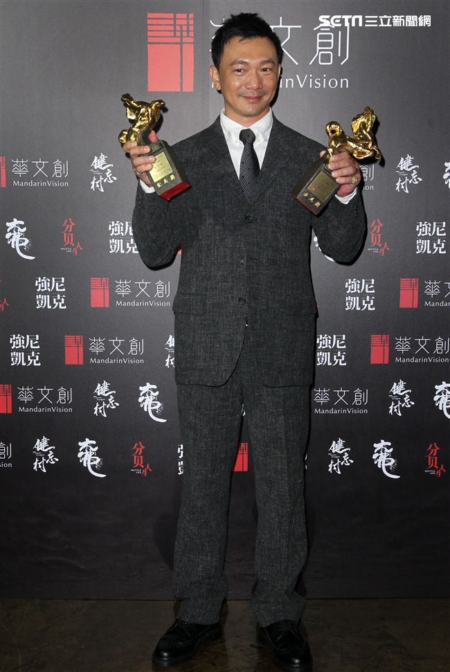 大佛普拉斯獲的54金馬最佳劇情片、最佳新導演、最佳改編劇本、強尼.凱克瑞馬席丹獲得金馬54最佳新演員獎，一起慶功宴。（記者邱榮吉/攝影）