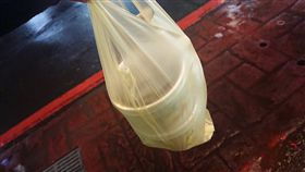 天冷不想幫妹妹買紅豆湯　媽媽「翻舊帳」打臉！他一秒改口
圖/翻攝自爆廢公社臉書