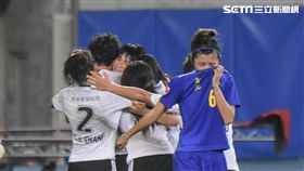 台灣木蘭足球聯賽台中藍鯨奪冠。 圖／記者林敬旻攝