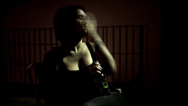 女友醉到不省人事…男竟揪友人玩3P