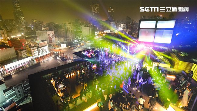 高雄跨年趴　最潮高空酒吧狂嗨5小時