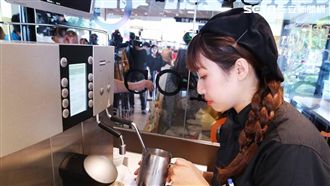 咖啡師揭祕　喝麥當勞咖啡記得掀蓋！