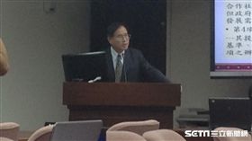 國民黨立委鄭天財質疑退輔會照服員基本薪資低於標準。圖／記者李英婷攝