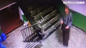 陳男平時窩在佛教圖書館，卻未受其薰陶，仍潛入信維市場2樓，竊取住戶的長褲，得手7千多元現金後離開，警方循線前往圖書館逮人，訊後依竊盜罪送辦（翻攝畫面）