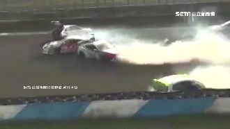 大鵬灣賽車超車失控　6部車撞成一團