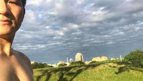  台北市議員,童仲彥,考察,巡邏,遊民,露點,自拍,秋老虎／童仲彥臉書