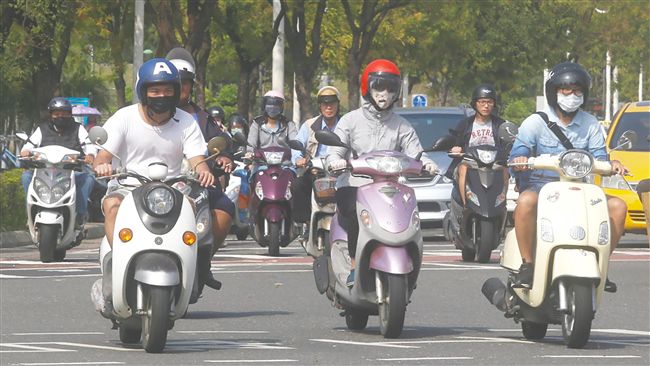 出門戴口罩！高屏空品將達紅色警戒