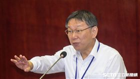 台北市長柯文哲前往市議會備詢。圖／記者林敬旻攝