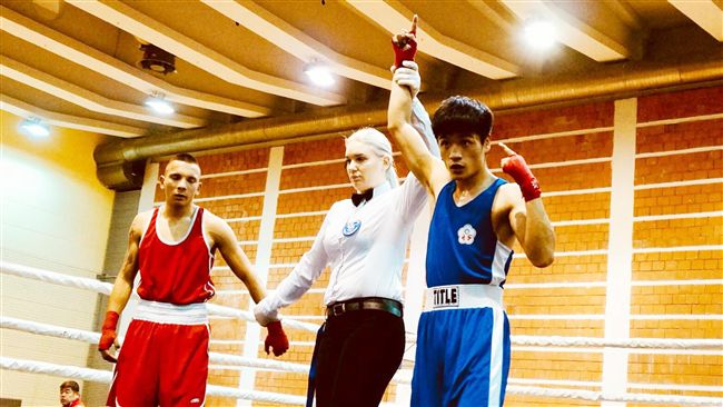 力敗地主好手！杜柏緯金手套大賽奪冠