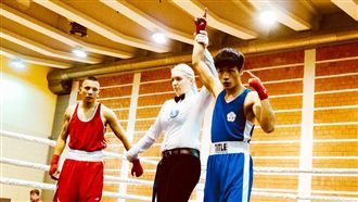 力敗地主好手！杜柏緯金手套大賽奪冠