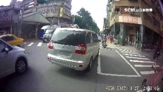 駕駛急切違停罵人　騎士直奔警局報警
