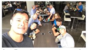 ▲林智勝在粉絲團放上歡迎陳鴻文相片。（圖／截圖自林智勝粉絲團）