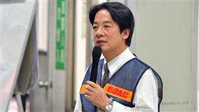 行政院長賴清德視察「新世代反毒策略第一站−阻絕毒品於境外、強化邊境查緝功能檢驗」 作業情形。