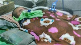 彰化縣，虐童、虐嬰，還未滿月的女嬰被父親黃姓男子打斷3根肋骨。翻攝照