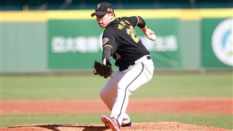 真的打不到側投　中職聯隊遭韓職完封