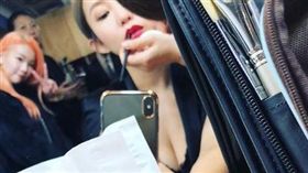 瑤瑤,郭書瑤,金馬獎,頒獎嘉賓,手機殼,乳溝,事業線,PTT,批踢踢　圖／翻攝自PTT