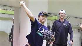 王建民指導投手訓練營。（圖／中職提供）