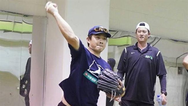 魔法學校開課了！王建民指導恰恰投球
