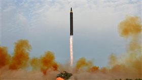 北韓發射火星-12型彈道飛彈,金正恩_路透社/達志影像