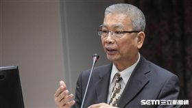 立法院財政委員會，財政部長許虞哲。 圖／記者林敬旻攝