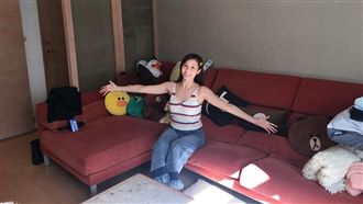 直擊性感女神私人住處　臥房竟藏床伴