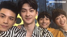 《深藍與月光》演員群。