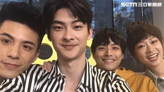 姿勢樣樣來！《深藍》重現火辣體位