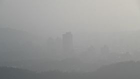 空污嚴重　山上遠眺北市一片霧濛（2）