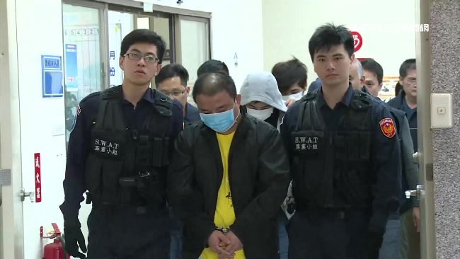 血汗詐騙集團　成員窩廁所做12小時