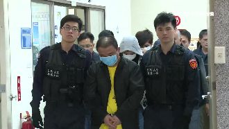 血汗詐騙集團　成員窩廁所做12小時