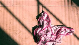 內褲
https://www.flickr.com/photos/aceofknaves/32805080462/in/photolist-RYSBvy-5LTjDy-nShPSb-5mMySc-Sm6DFY-cUjY6-hLntfy-higtKx-93KUfD-dUMNXL-6izXFv-2UffbL-u89wp-4eXvz4-o3oA9-o3ovJ-o3oig-o3oxk-9jrPVU-o3o