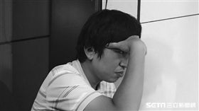 焦慮,沮喪,哭泣,難過,憂鬱,傷心,頭痛,壓力（圖／記者馮珮汶攝）