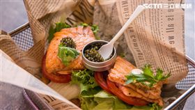 Burger Ray極品魚子醬鮭魚堡。（圖／Burger Ray提供）