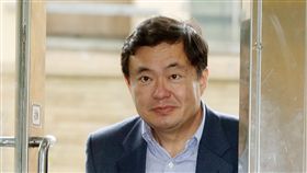 賴清德宴請民進黨籍立委行政院長賴清德30日邀請立法院內政、外交、財政、司法等4委員會綠委餐敘，民進黨副秘書長洪耀福（圖）也出席餐會。中央社記者郭日曉攝  106年11月30日