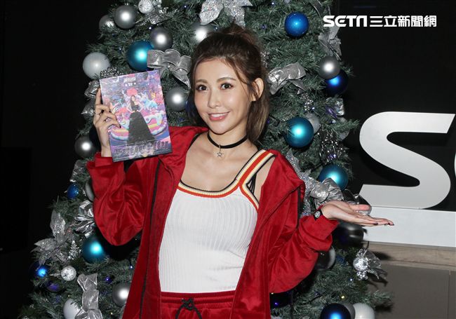 愷樂上「安安大明星」直播。（記者邱榮吉/攝影）