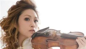 正妹,詐財,斡旋,男子,詐財,起訴,小提琴家,李依潔　▲圖／翻攝自李依潔 E-J Lee臉書