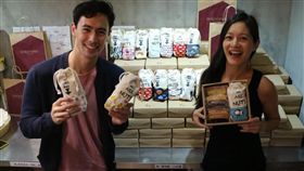 Janet、瘋台灣宣傳照 圖/翻攝自Janet Hsieh 謝怡芬臉書