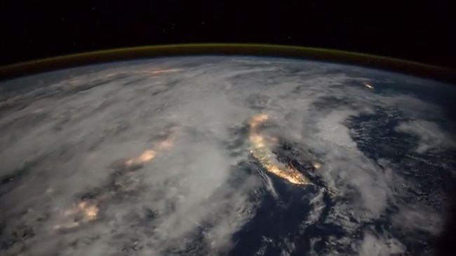 NASA空拍閃電美景　台灣也入鏡！