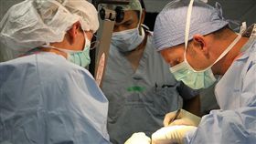 -醫療-醫院-手術-▲圖／攝影者593rd Expeditionary Sustainment Command, flickr CC License(https://www.flickr.com/photos/593rd/14734800244/)
