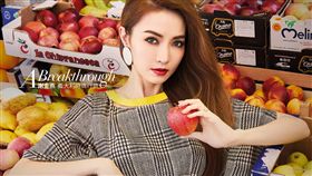 謝金燕/翻攝自VOGUE臉書