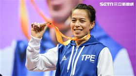 世大運女子舉重58公斤級郭婞淳奪下金牌，破大會紀錄 記者林敬旻攝影