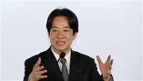 賴清德：盼地方產業蓬勃發展行政院長賴清德1日出席國家發展委員會舉辦的「設計翻轉 地方創生」計畫成果聯合特展開幕典禮，肯定國發會舉辦有意義的活動，並期盼這次成果能作為後續發展的基礎，看到地方產業蓬勃發展。中央社記者張皓安攝　106年12月1日